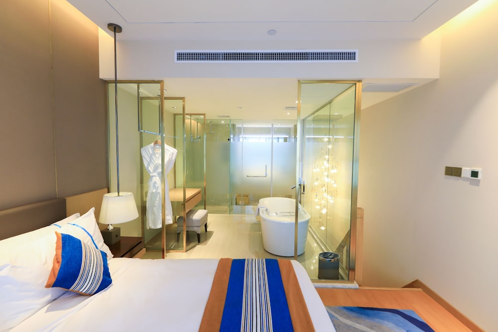 Loft, Bathtub, Sea View