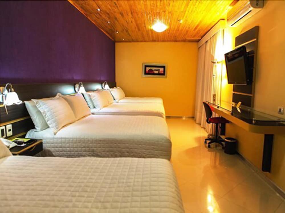 Premium Room, Non Smoking (4 double beds )