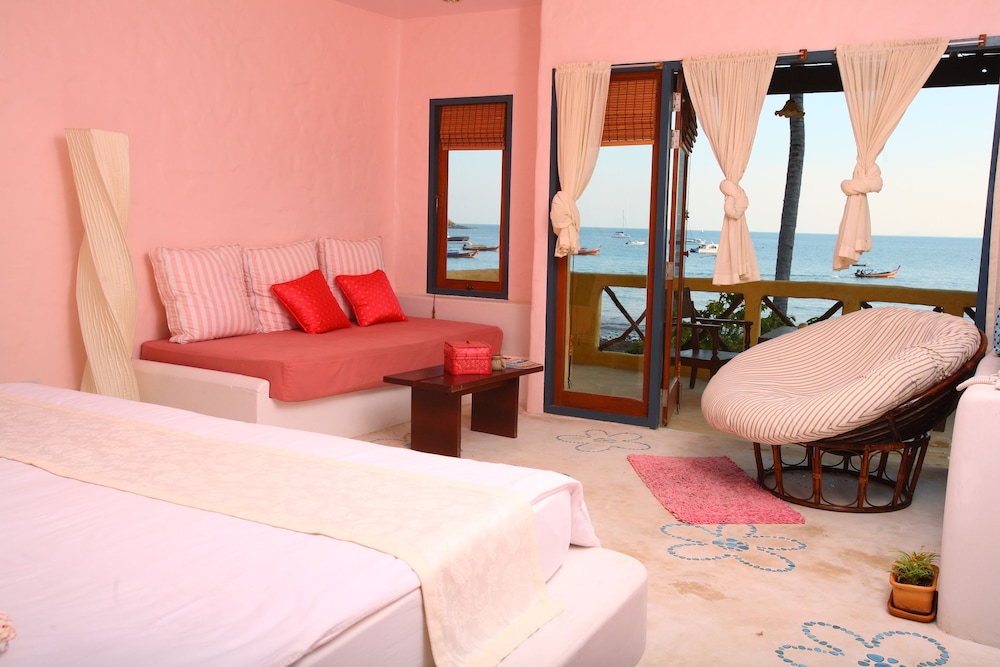 Beach Front Studio - Photo 11