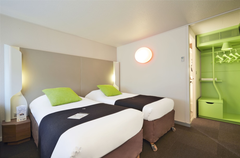 Standard Room, 2 Twin Beds - Photo 6