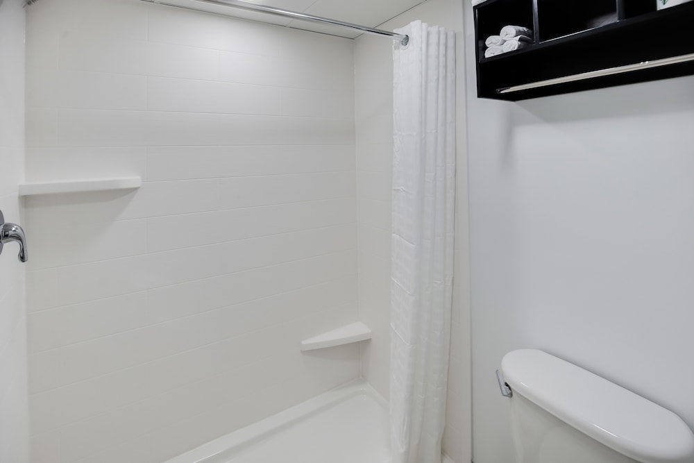 Ocean View 2 Queen Beds, Non Smoking (Newly Remodeled) - Photo 8