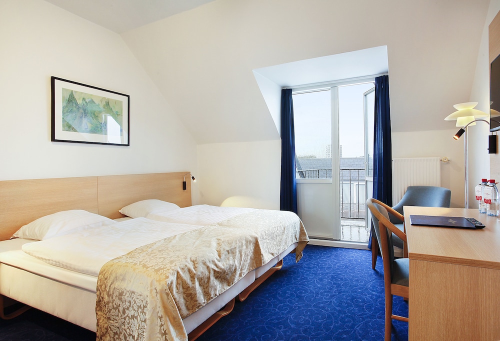 Double Room, Balcony, City View