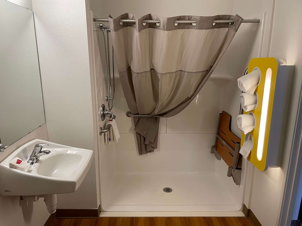 Studio Suite, Multiple Beds, Accessible, Non Smoking (Mobility) photo 2