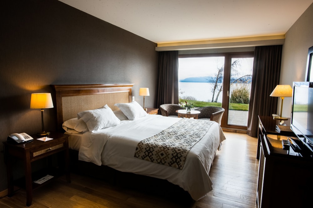 Superior Double Room, 1 Queen Bed, Lake View