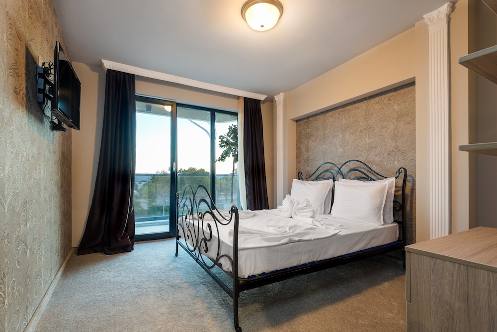 Apartment, 1 Bedroom, Balcony photo 1