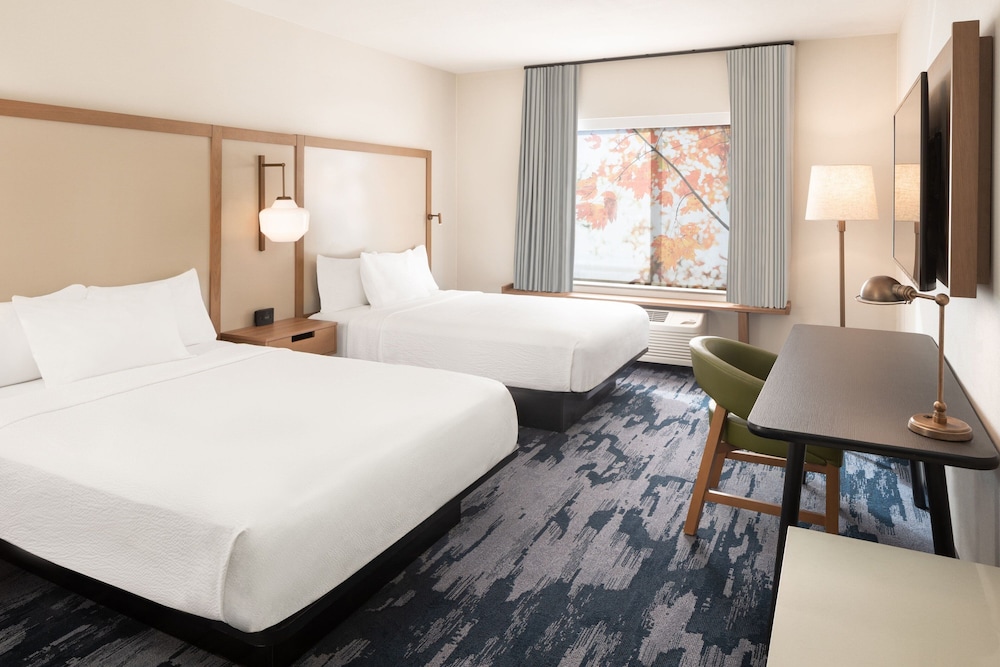 Room, 2 Queen Beds (Mobility/Hearing Accessible, Tub) photo 1