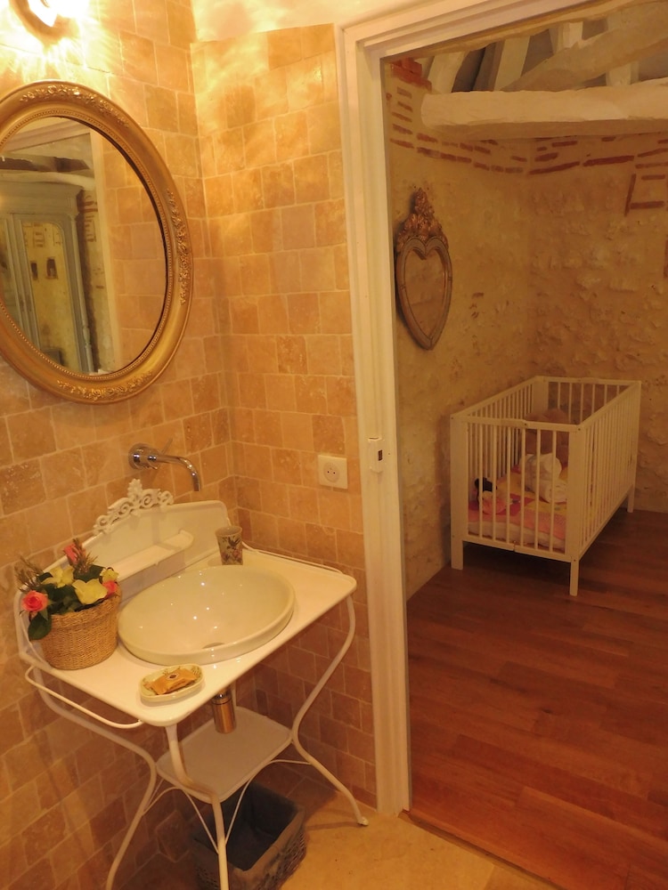 House (Whole site) photo 2