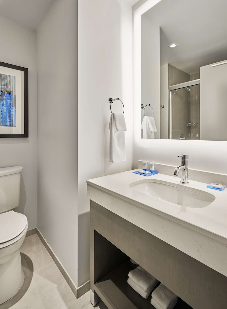 Suite, 1 Bedroom - Photo 5
