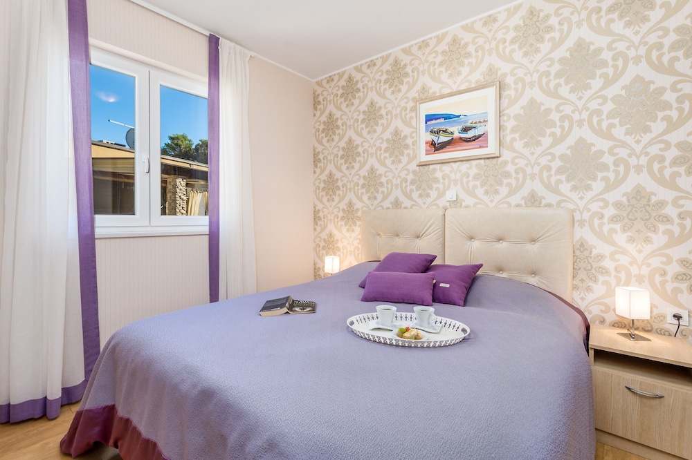 Luxury Mobile Home, 2 Bedrooms, Terrace, Sea Facing