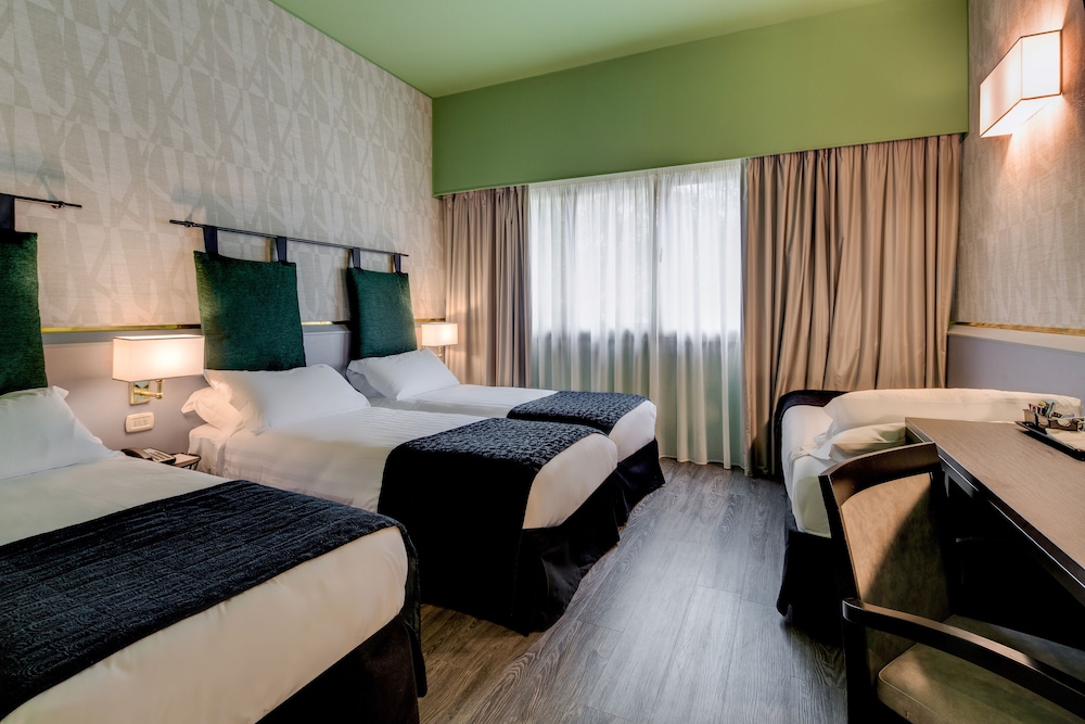 Executive Room, Multiple Beds photo 2