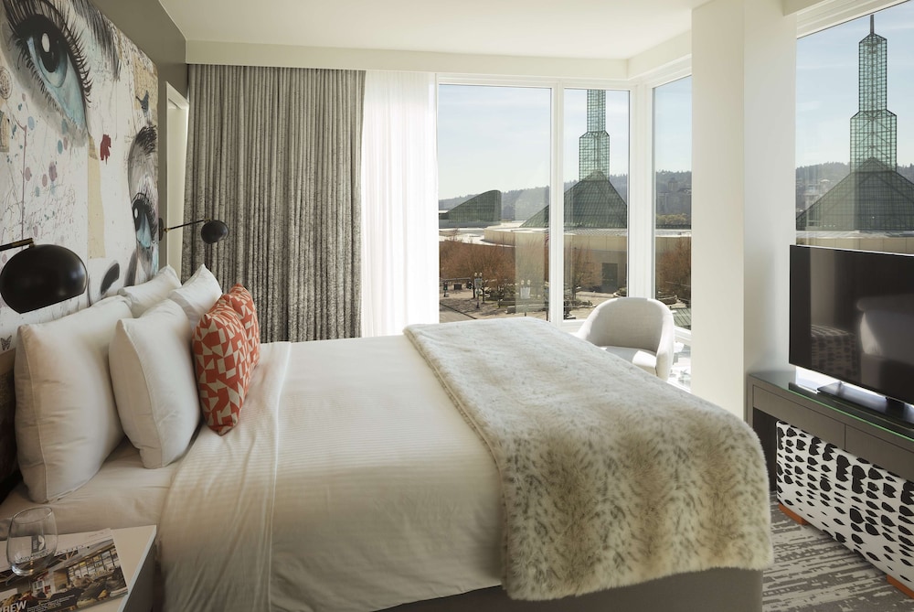 Suite, 1 King Bed, Accessible, City View (with Sofabed) - Photo 1