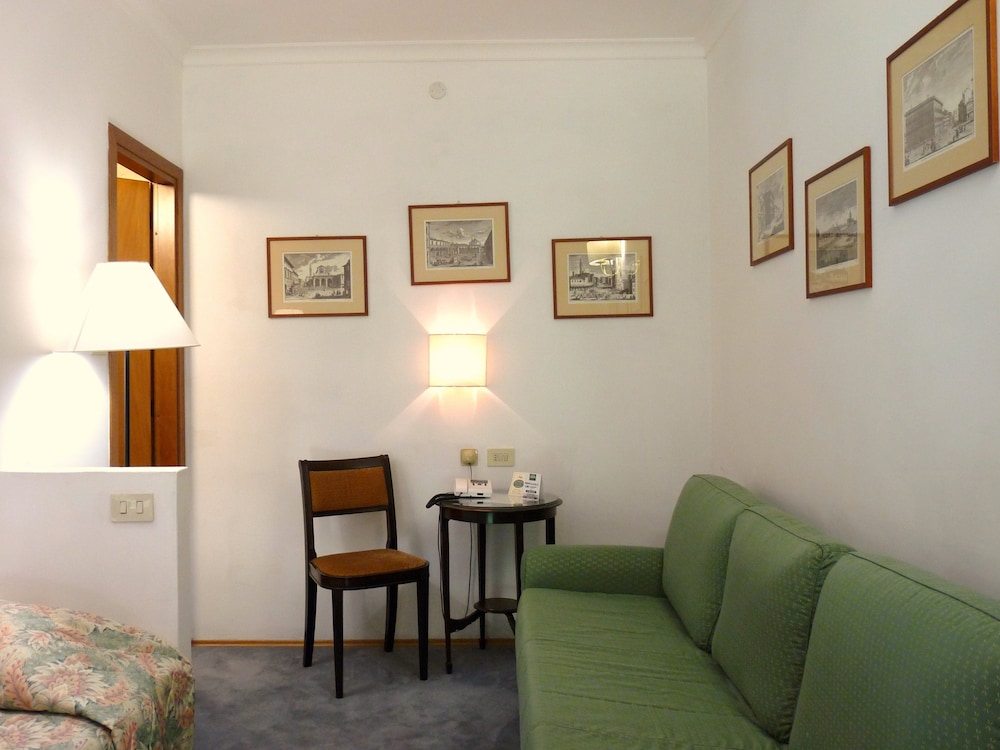 Family Triple Room photo 3