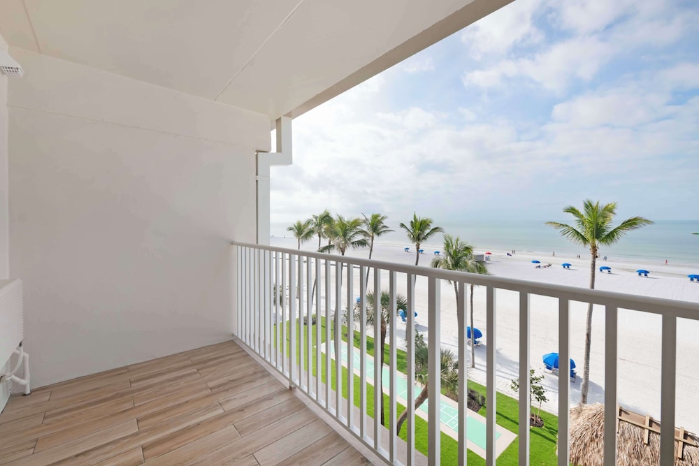 Standard Room, 2 Double Beds, Non Smoking, Balcony (Gulf View) - Photo 9