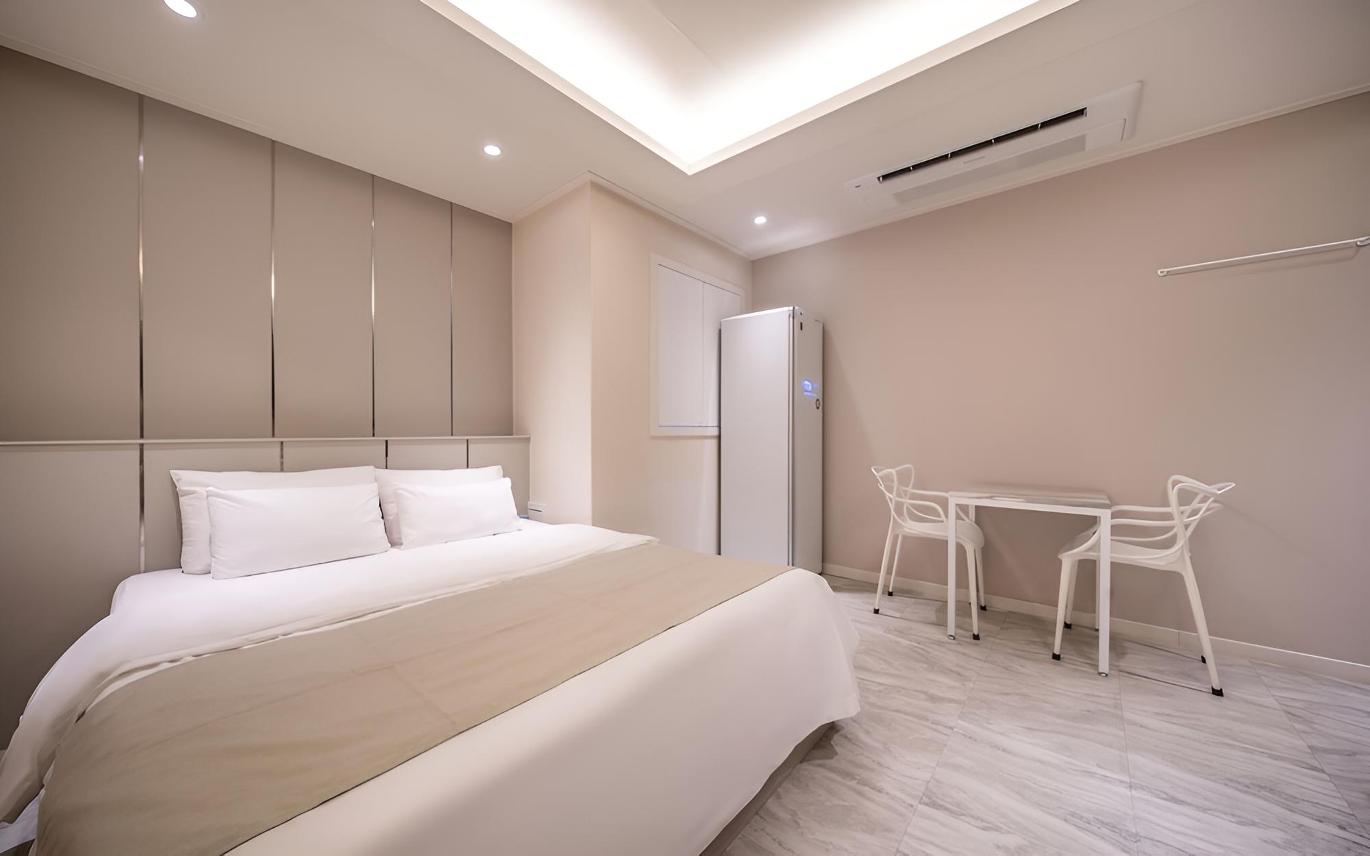 Room (Premium Royal clothing room (highest ) photo 2