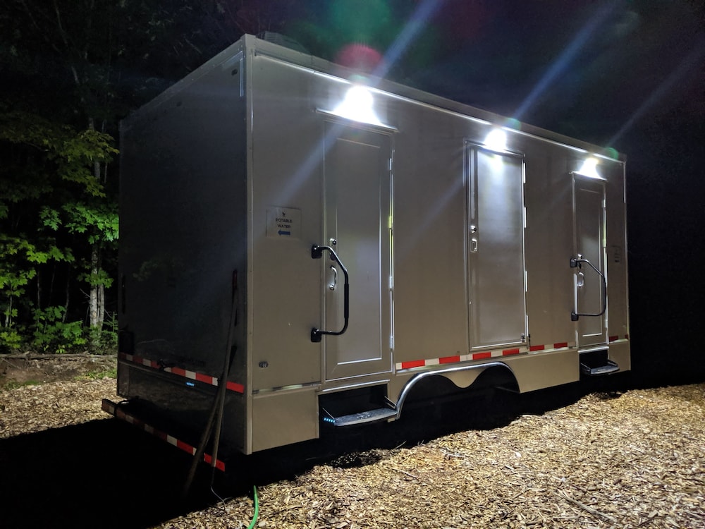 Jim Dandy Vintage Camper & Luxury Tent #8 (Premiere Resort Amenities Inc) photo 3
