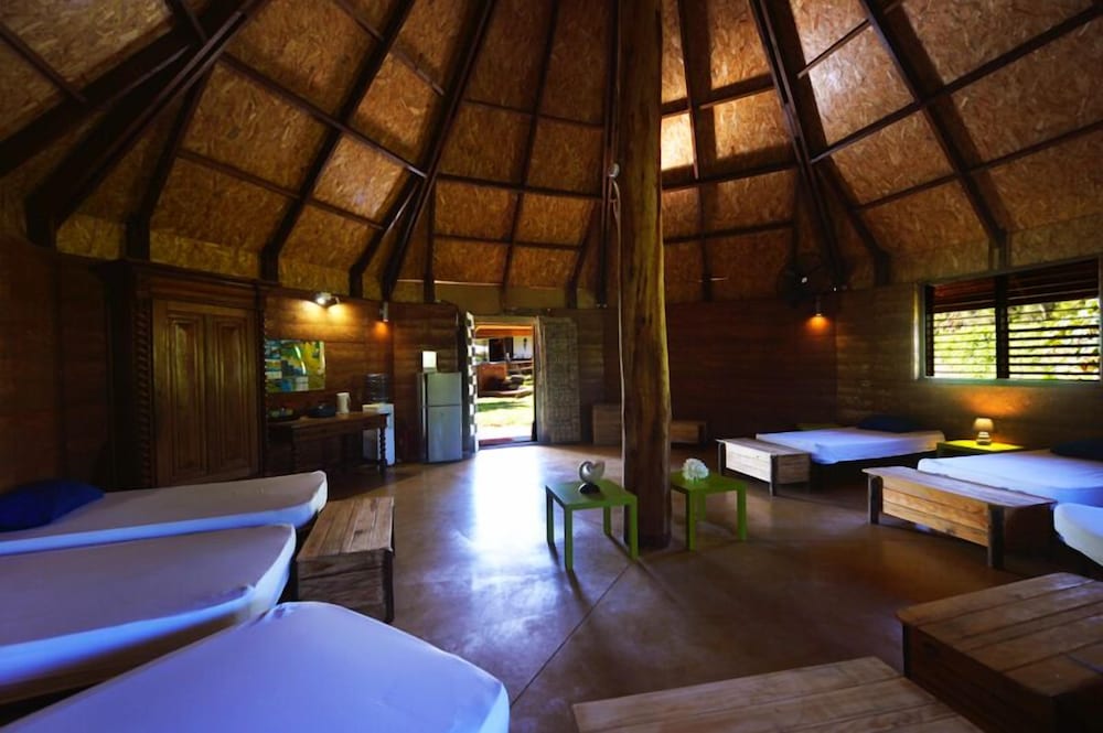Traditional Hut for 8 people, Shared Bathroom photo 1