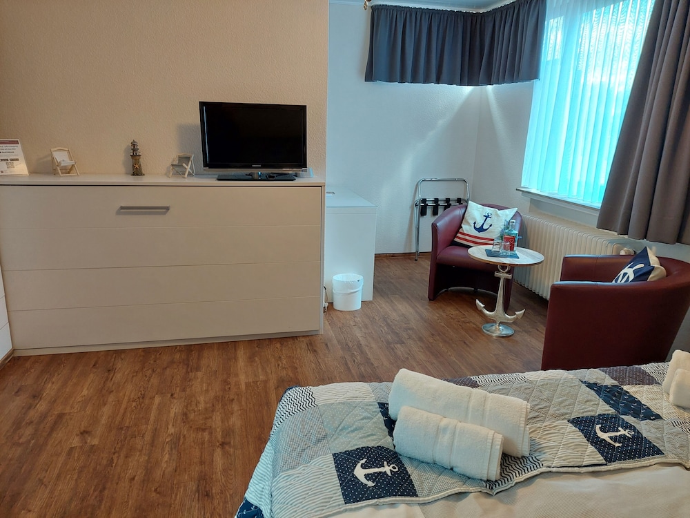 Basic Double Room photo 2