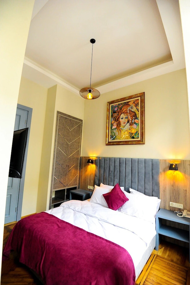 Standard Double or Twin Room, City View