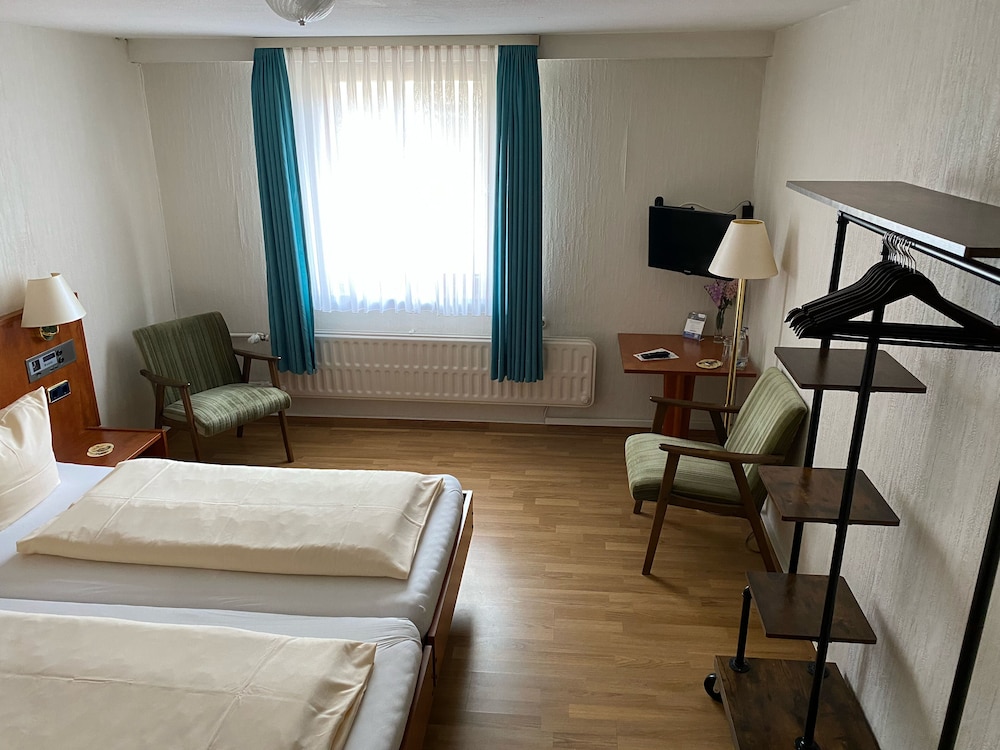 Basic Double Room photo 2
