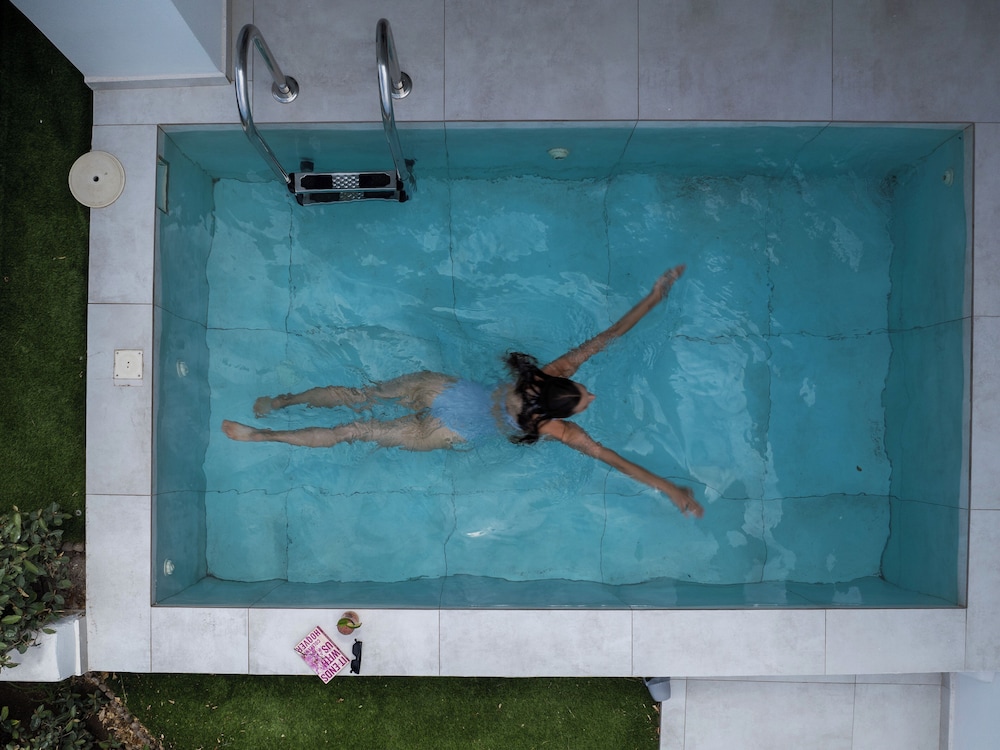 Sunset Suite with Heated Plunge Pool - Photo 11