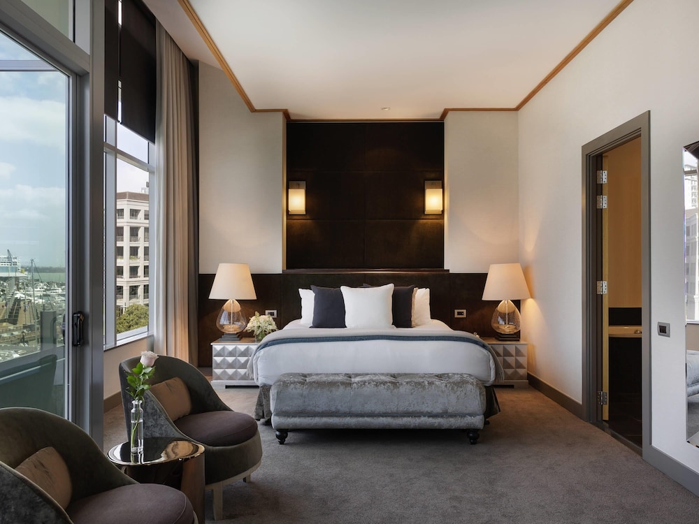 Club Suite, 1 King Bed, Club Lounge Access (Opera)