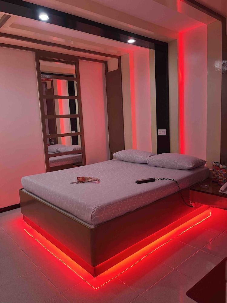 Deluxe Room, 1 Queen Bed