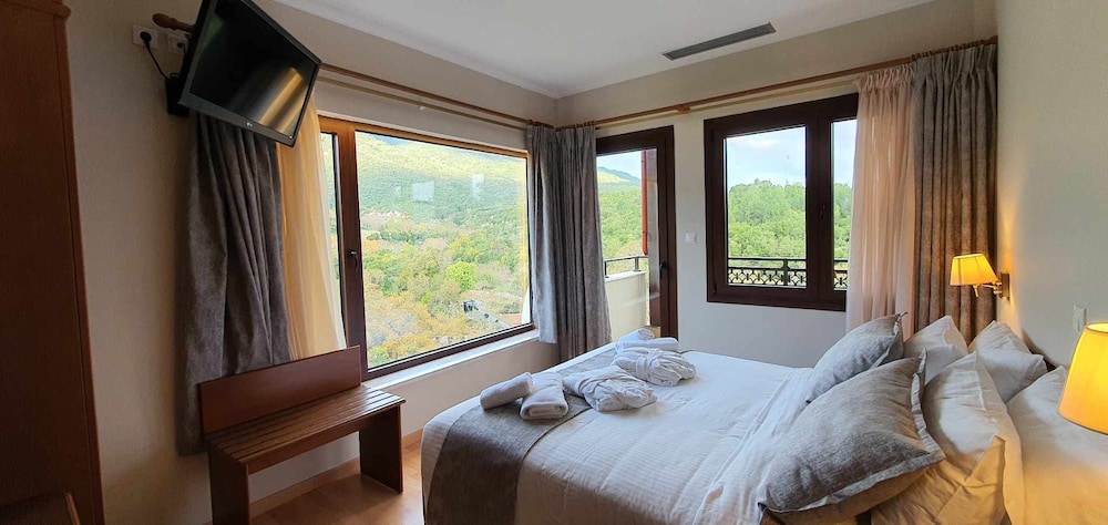 Panoramic Double Room (Olympus View)