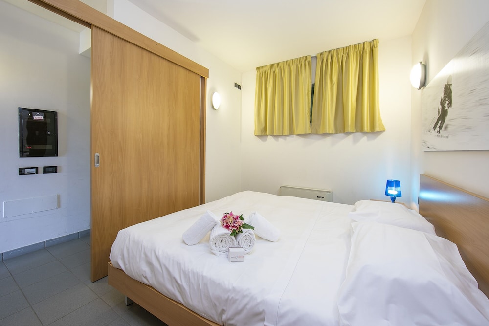 Family Apartment, 1 Bedroom (Teleo 103 Ski In - Ski Out 50m)