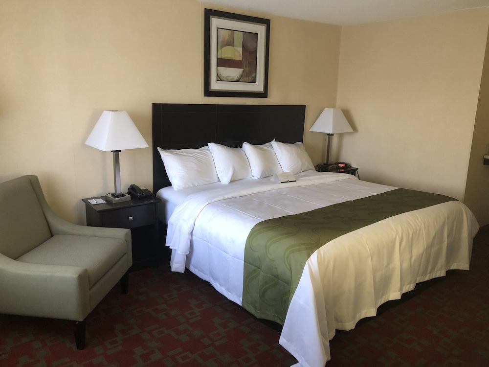 Room, 1 King Bed, Non Smoking (Efficiency) photo 1