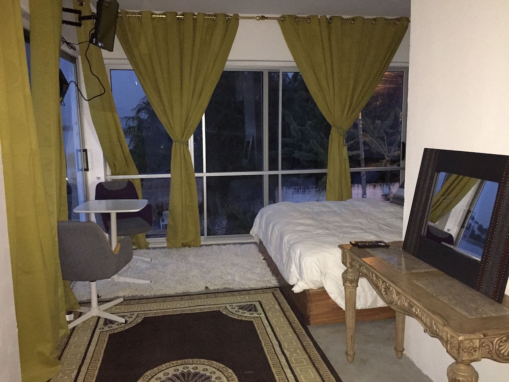 Panoramic Penthouse, 3 Bedrooms, River View, Lakeside photo 1