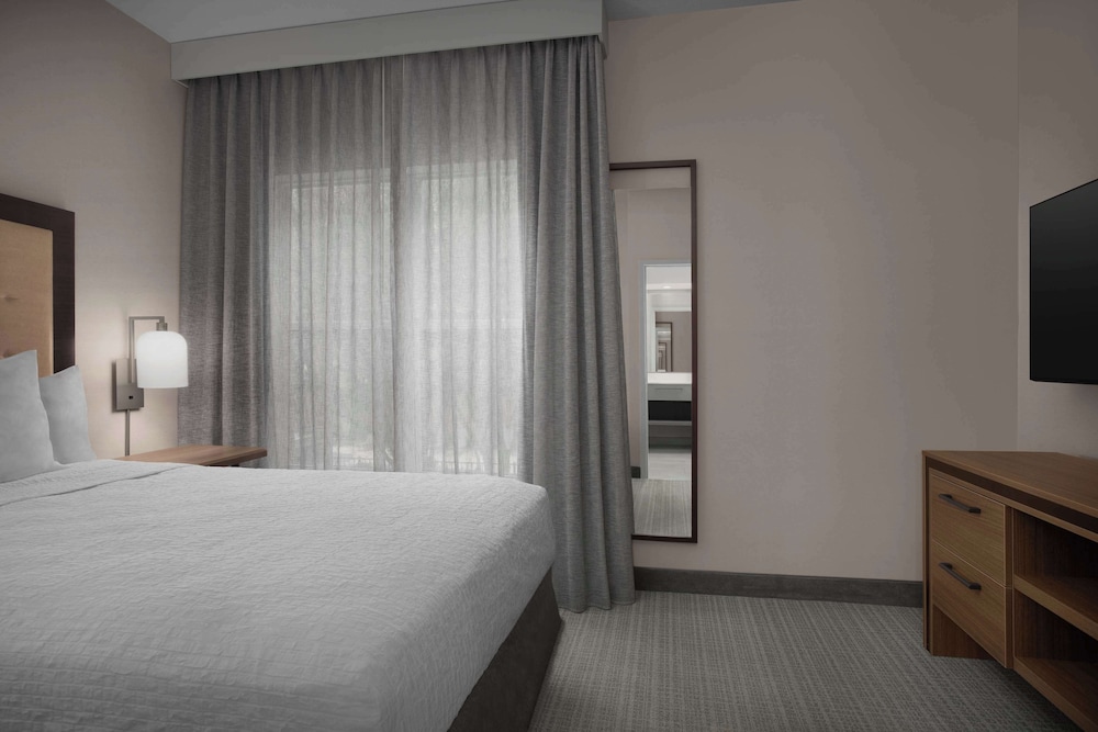 Suite, Accessible, Non Smoking - Photo 2