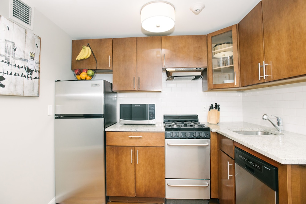 King Superior with Kitchen