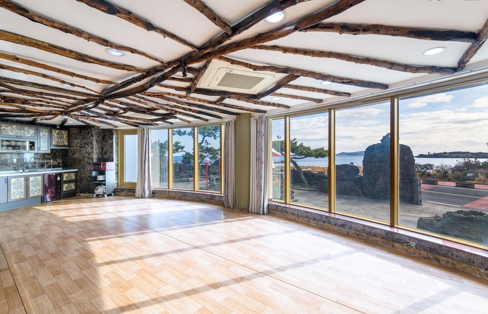 Basic Room, 1 Bedroom (oneroom danchae (ocean view))