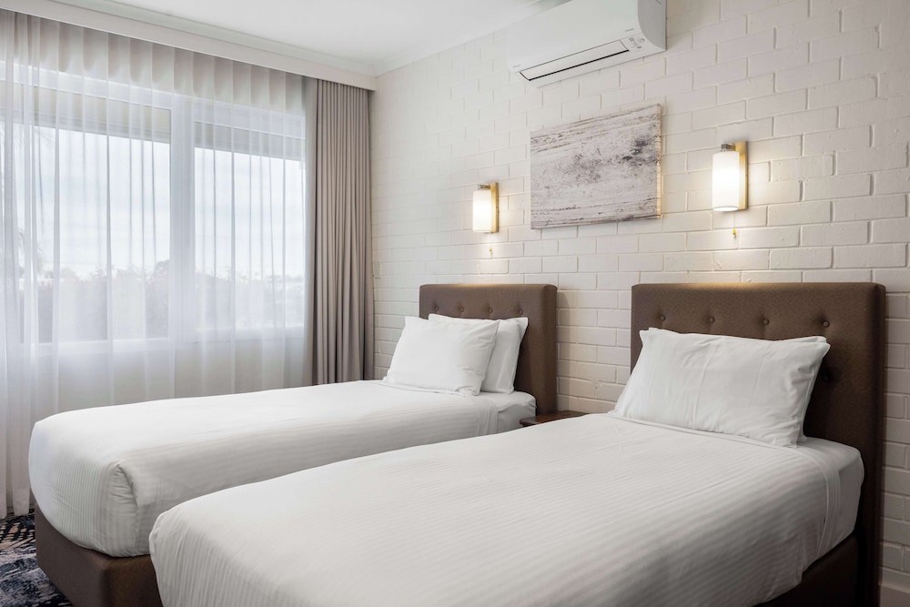 Standard Room, 2 Twin Beds, Garden View - Photo 8