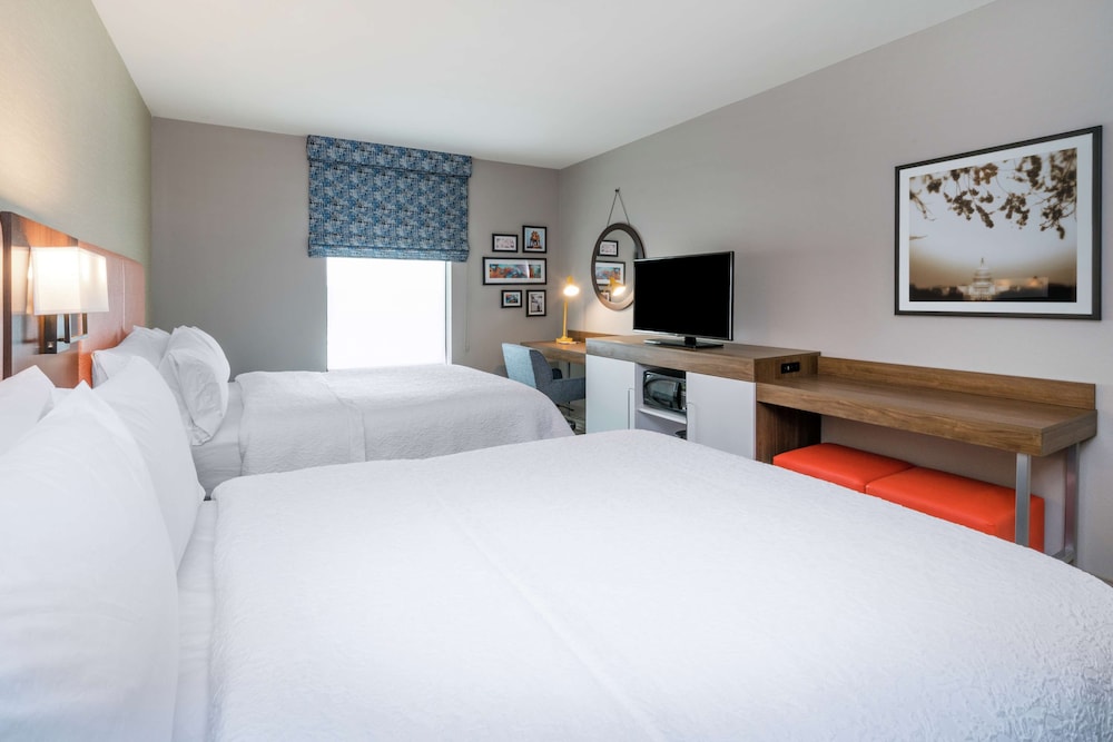 Room, 2 Queen Beds, Accessible (Roll-In Shower) photo 3