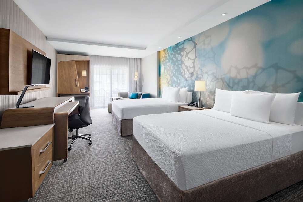 Superior Room, 2 Queen Beds, Balcony