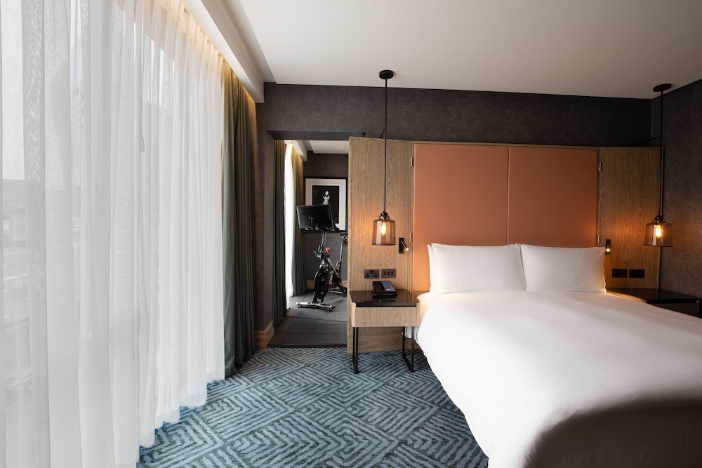 Room, 1 King Bed (w/ Peloton Bike) - Lounge Access