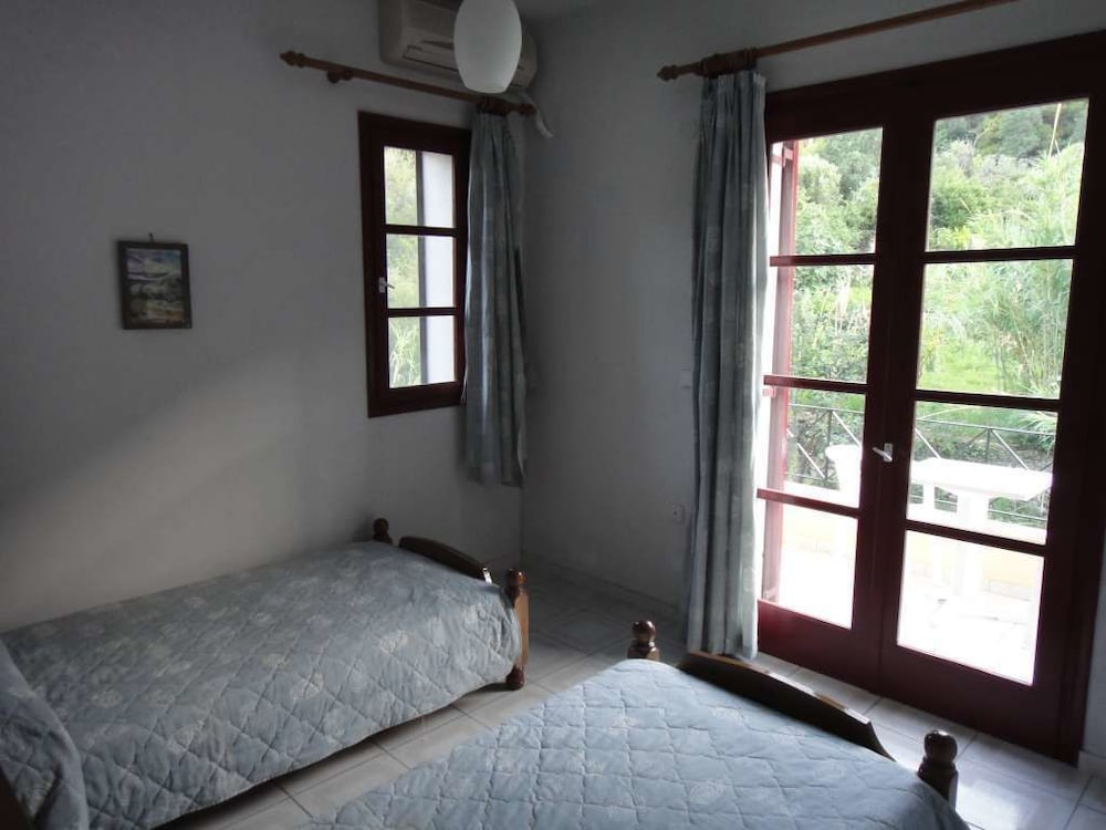 Studio, Sea View (For 4) photo 1