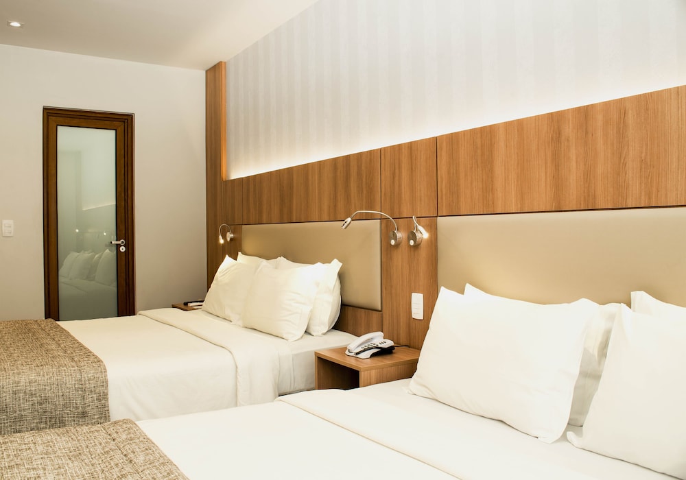 Suite (Astoria) - Photo 1