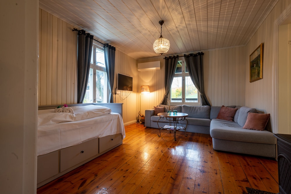 Family Apartment photo 1