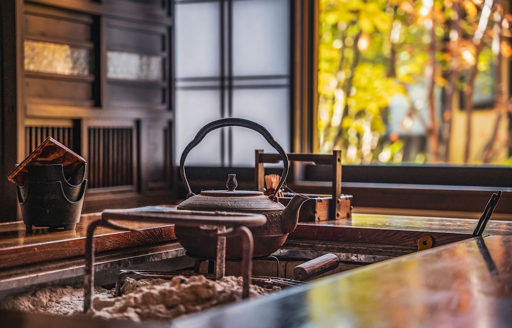 Japanese Western Style Room "KAKUREMINO", with HINOKI(Japanese Cypress) bath photo 2