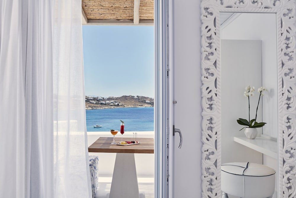 Honeymoon Suite, Private Pool, Sea View - Photo 3