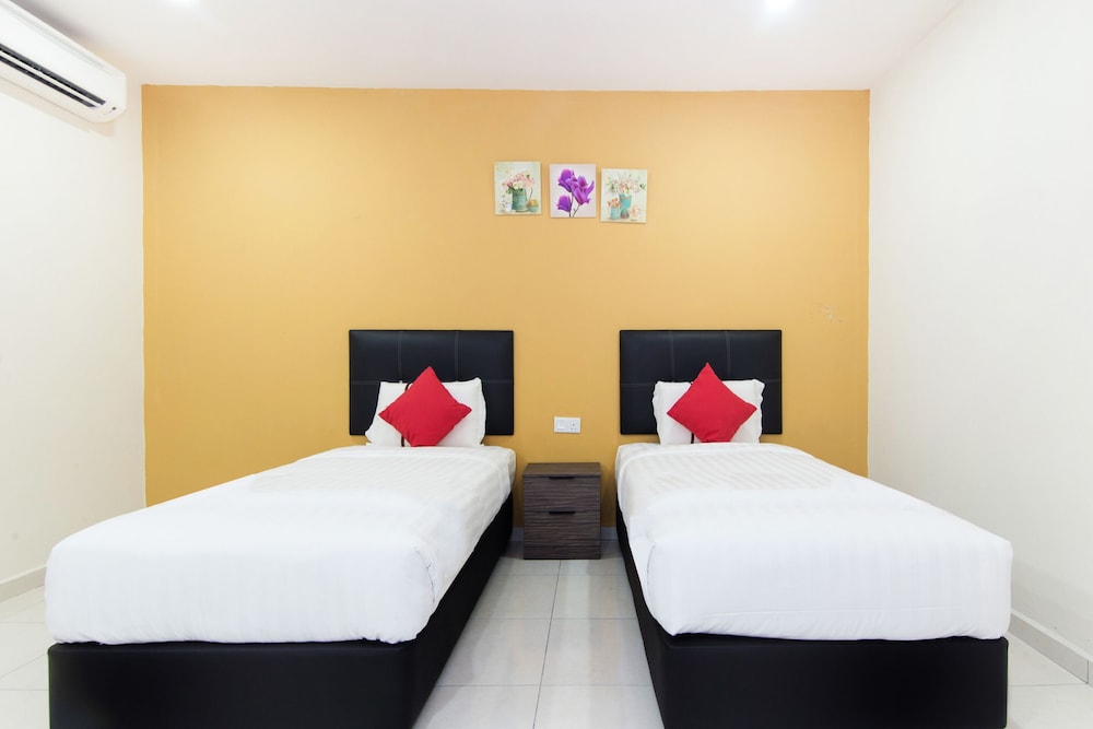 Standard Twin Room - Photo 1