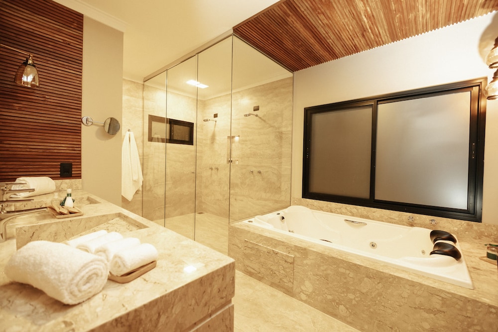 Luxury Room, 1 King Bed