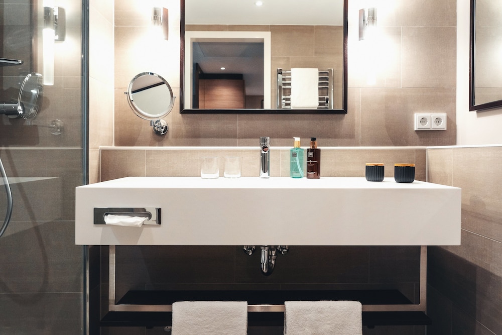 Suite, 1 Bedroom (Living Area Minibar) - Photo 10
