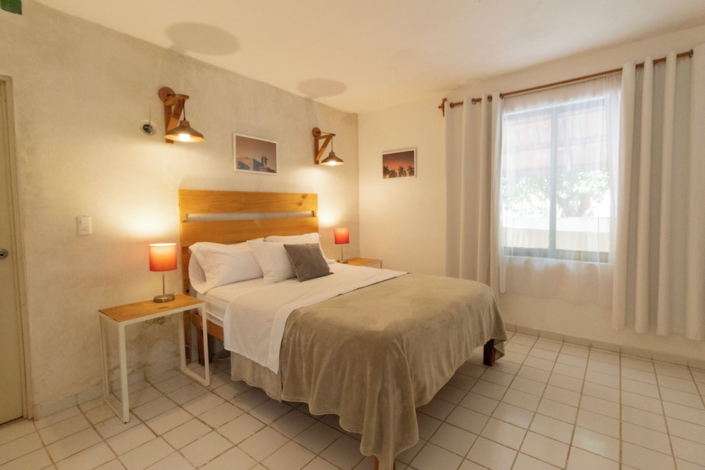 Comfort Room, 1 Queen Bed photo 1