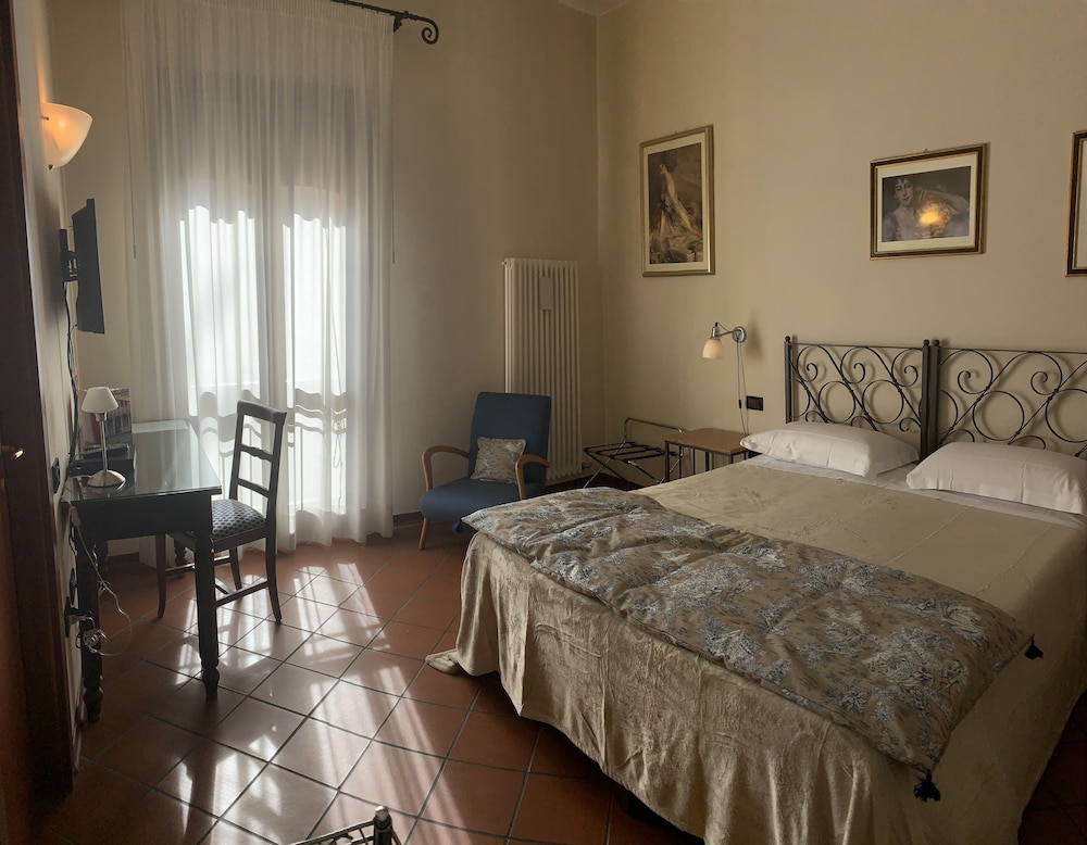 Double Room - Photo 4