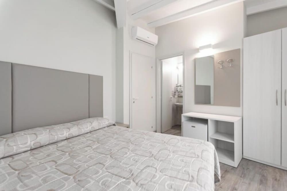 Basic Room photo 3