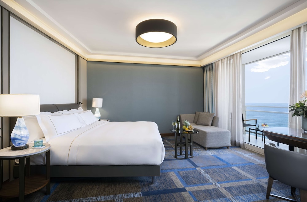 King Studio Vista Premium Room with Sea View