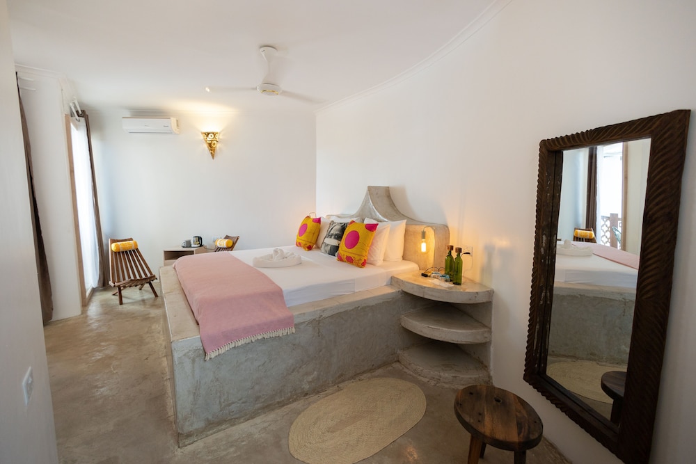 Signature Suite
